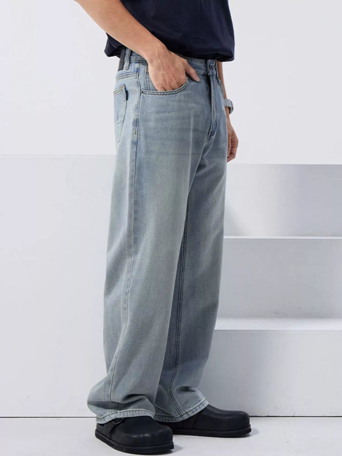 AURBYO men's Light-Wash Relaxed Jeans