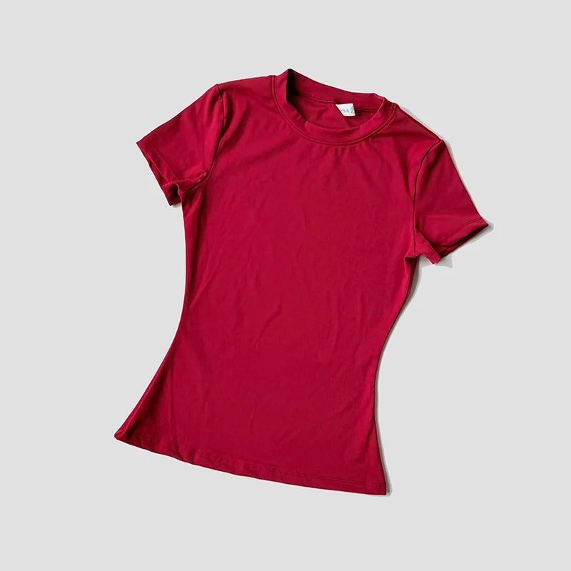 AURBYO women's Contour Training Tee in Red