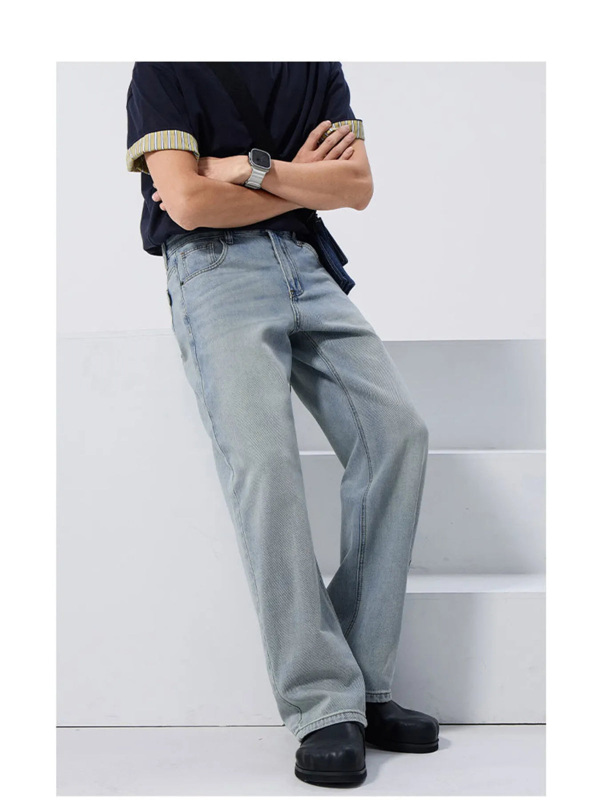 AURBYO men's Light-Wash Relaxed Jeans in Light Blue