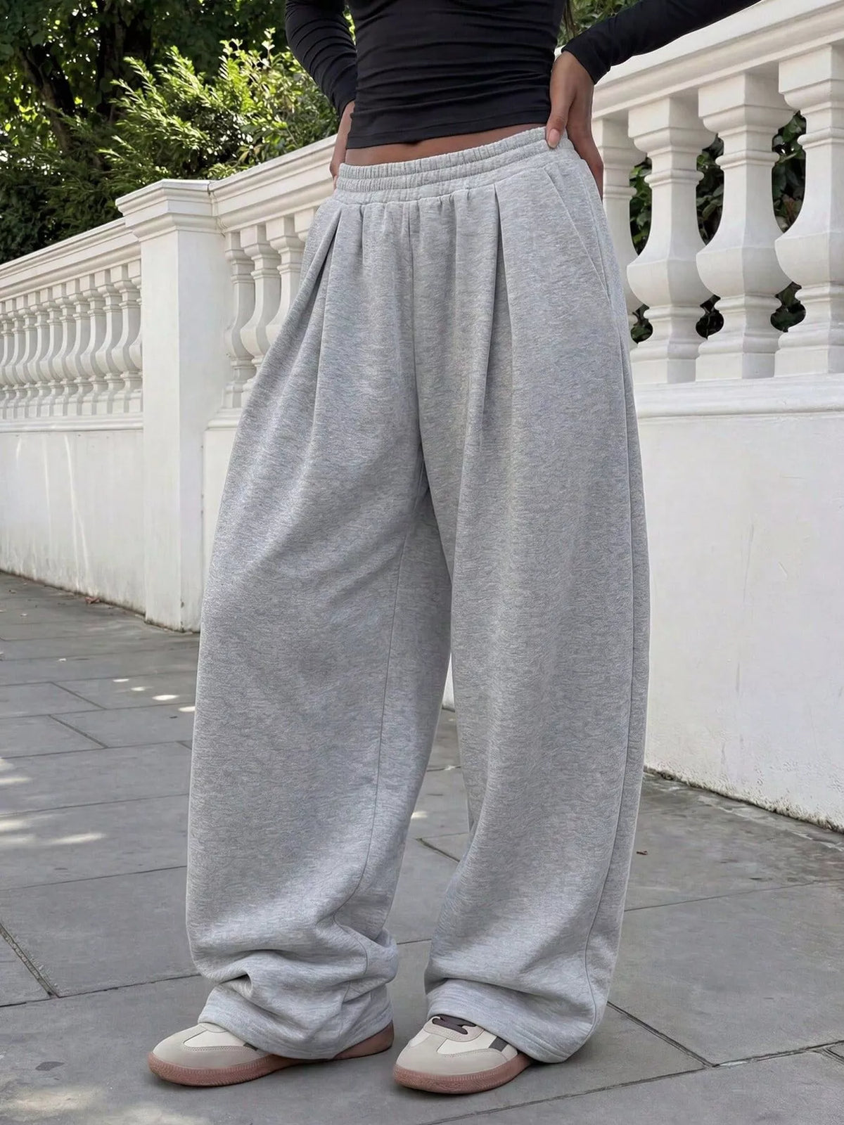 AURBYO women's Pleated Wide-Leg Sweatpants